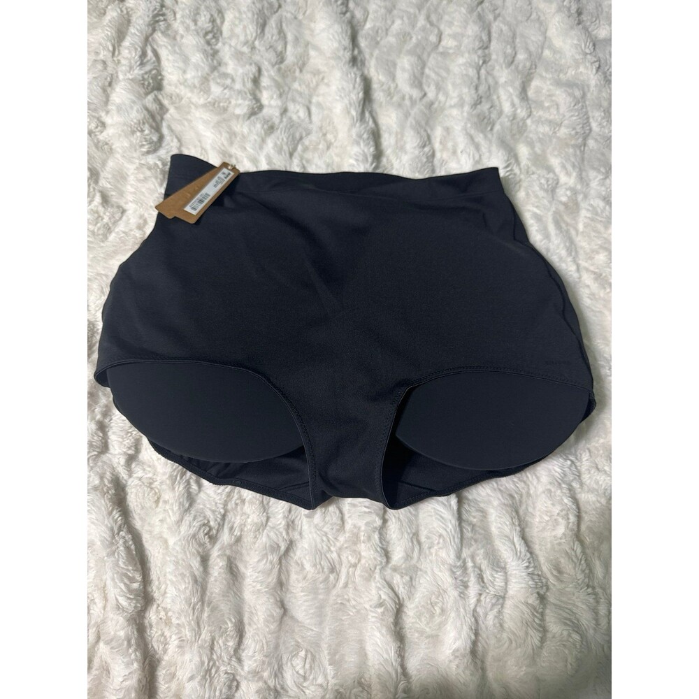 Skims body butt enhancing brief